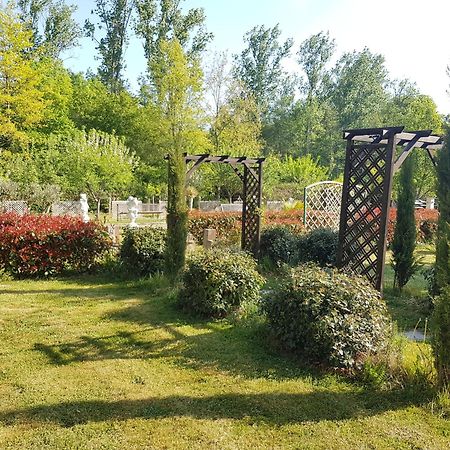Chateau Des Perichons Poncins Екстер'єр фото