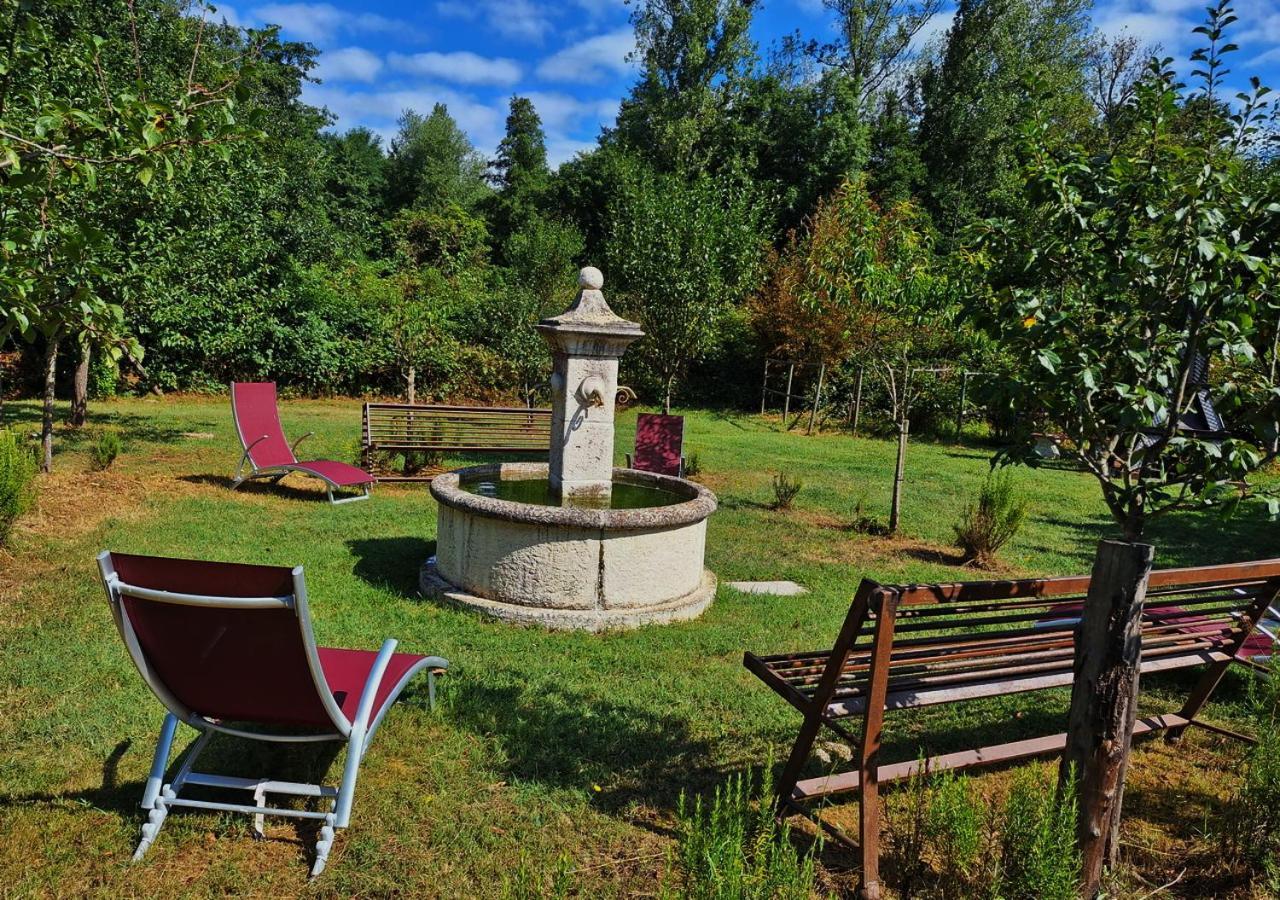 Chateau Des Perichons Poncins Екстер'єр фото